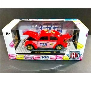 M2 Machines 1952 VW BEETLE DELUXE Model PEZ 1/24 Scale